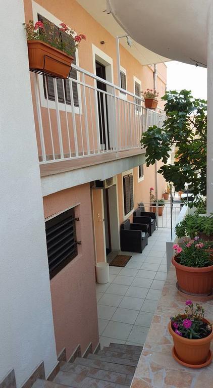 Apartments Alissa Hvar Town Esterno foto
